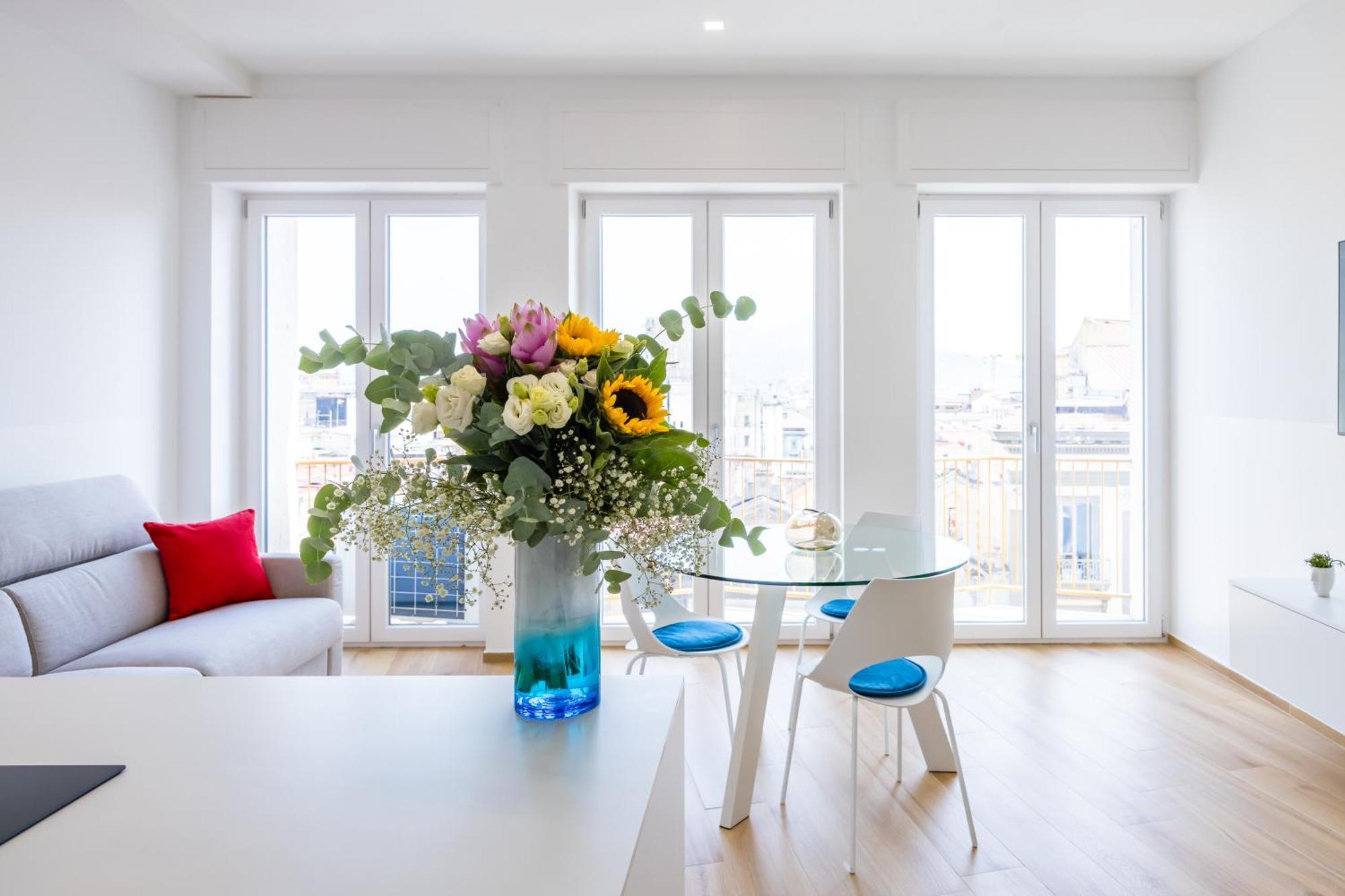 At Twenty-one New - Exclusive Panoramic Views! Appartamento