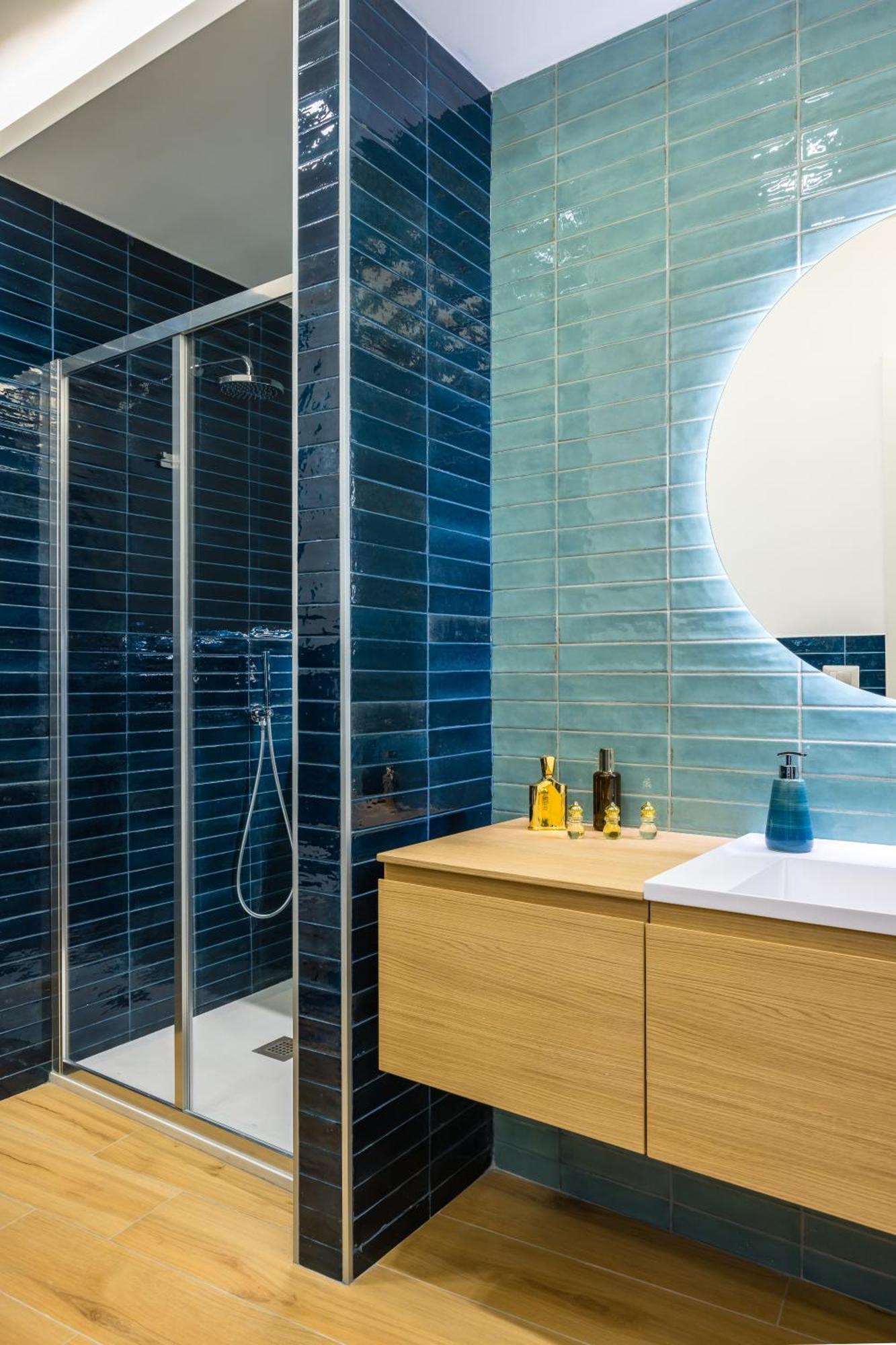 At Twenty-one New - Exclusive Panoramic Views!