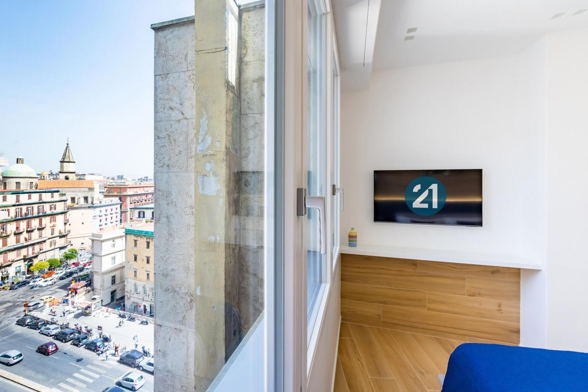 At Twenty-one New - Exclusive Panoramic Views!