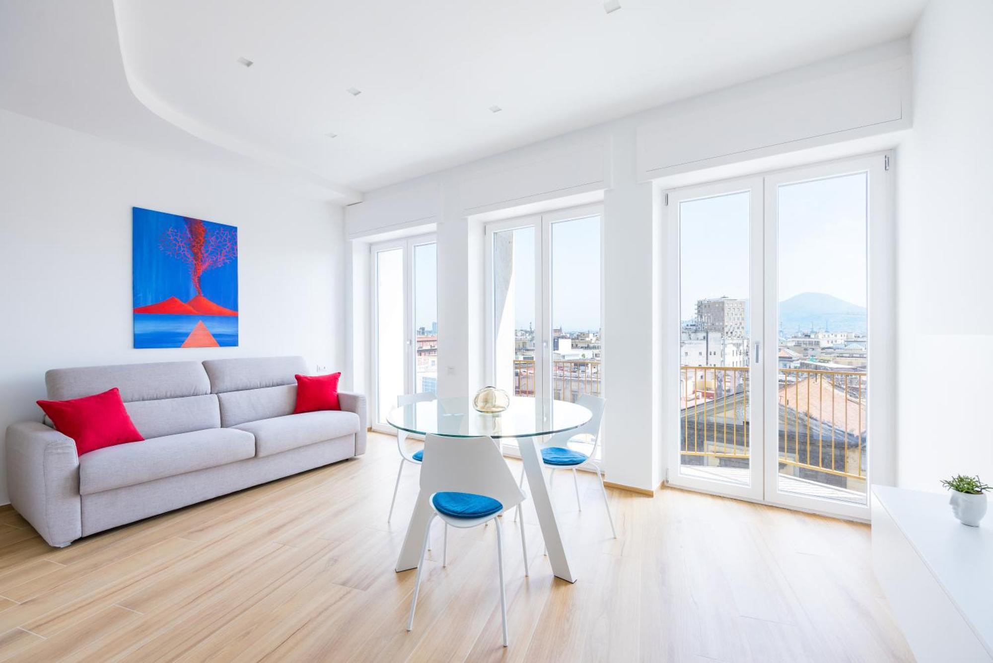 At Twenty-one New - Exclusive Panoramic Views! Appartamento