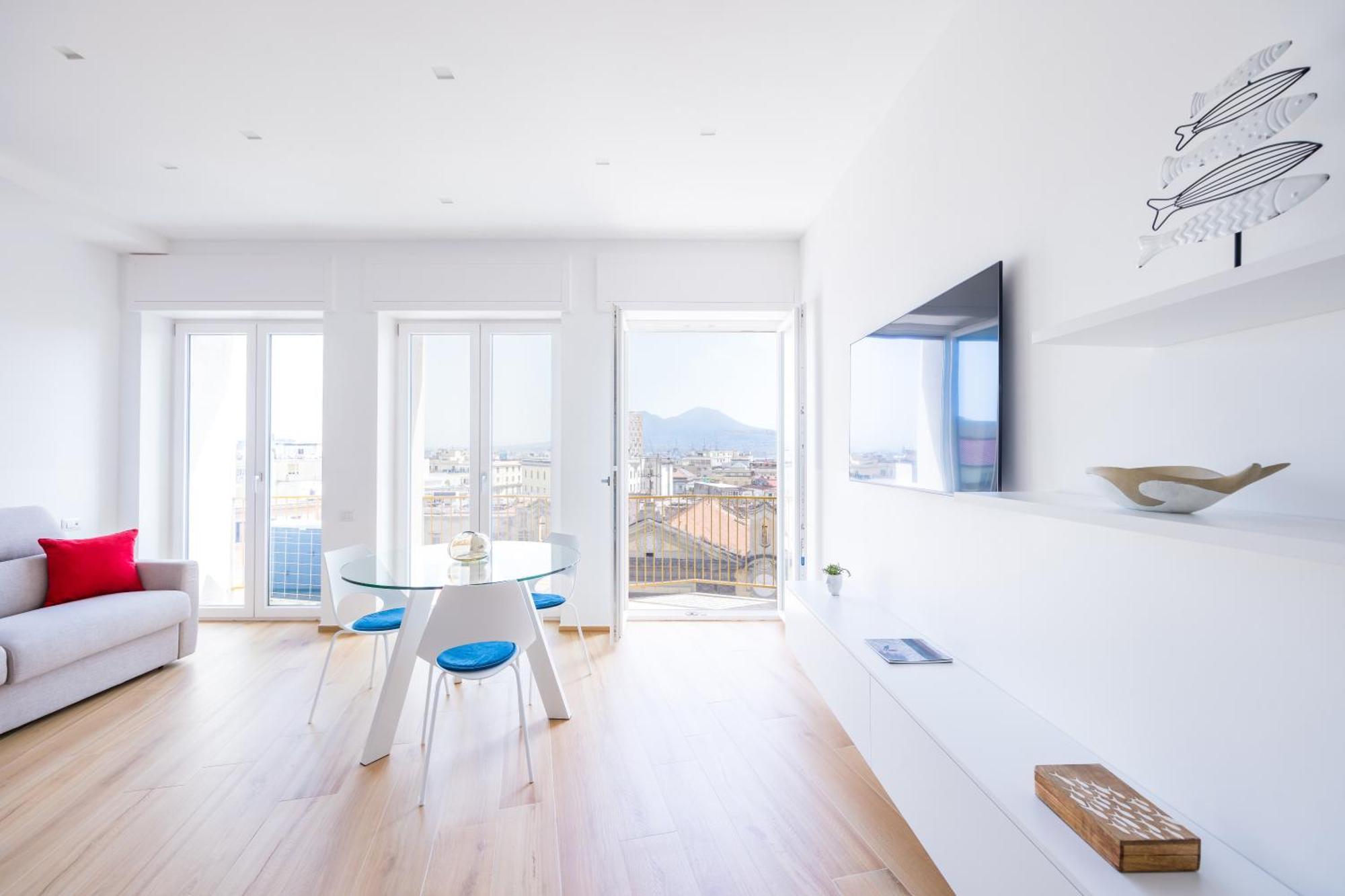 At Twenty-one New - Exclusive Panoramic Views! Napoli